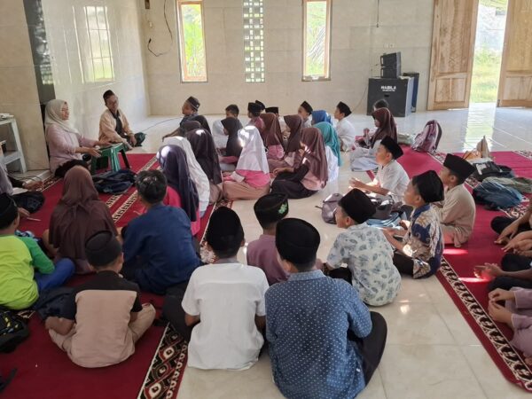 Kegiatan Latihan Hadroh Bersama KKN Unugha