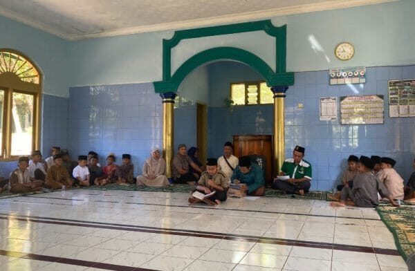 KOLABORASI MAHASISWA KELOMPOK 09 KKN UNUGHA DAN WARGA SUKSESKAN LOMBA KEAGAMAAN DI DUSUN CIPICUNG