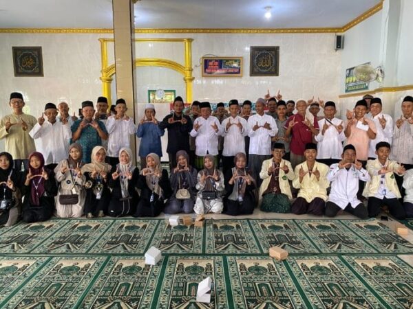 KOLABORASI KKN KELOMPOK 09 UNUGHA DENGAN  ANAK MADIN AN NUR DALAM PENGAJIAN RUTIN RANTING NU MADUSARI